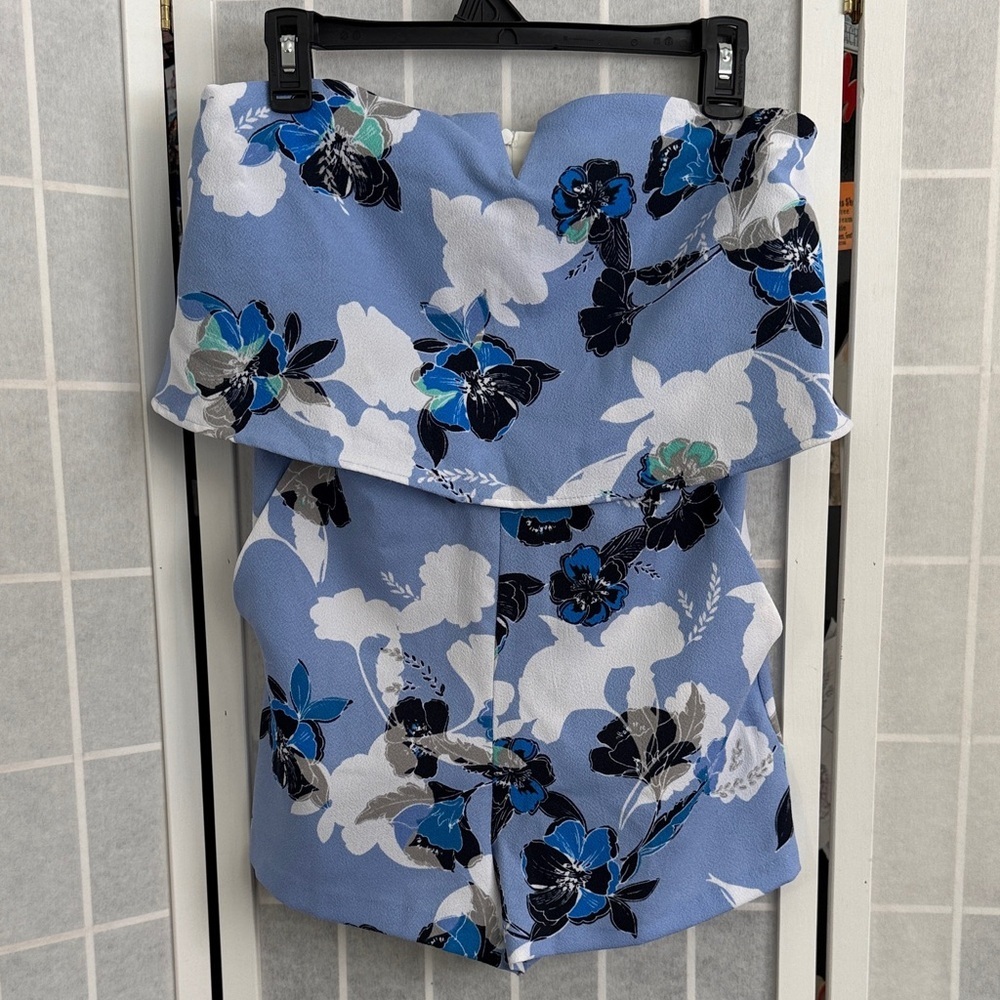 NWT Size Medoum Aqua Blue Floral Jumpsuit With Pockets